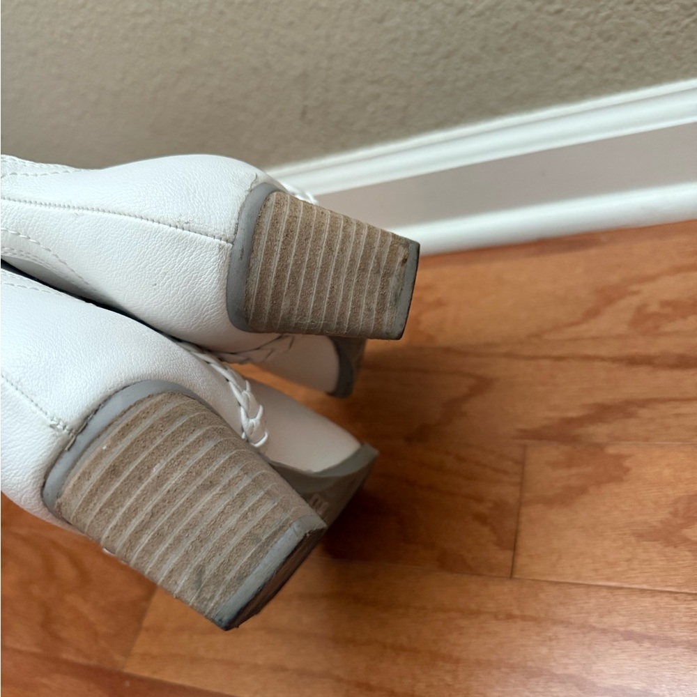 White Boots - Picture 6 of 7